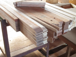 MIYAMOTOの木枠は厳選した材木を使用